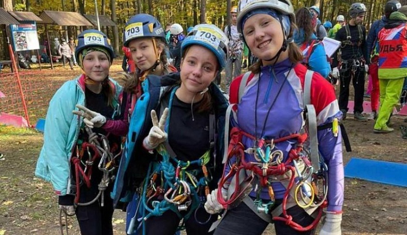 Юные туристы из Людинова привезли домой Кубок Всероссийских соревнований