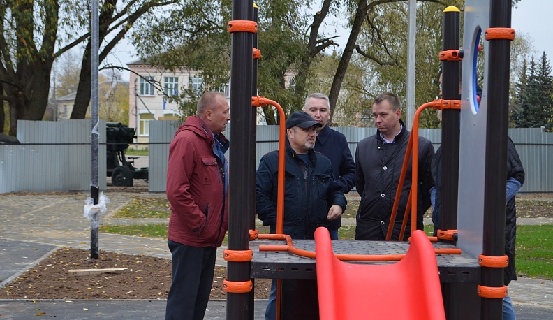 Завершается первый этап благоустройства Александровского сада в Малоярославце 