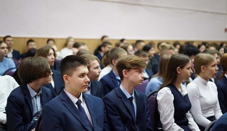 В Малоярославецкой школе прошло открытие Года защитника Отечества