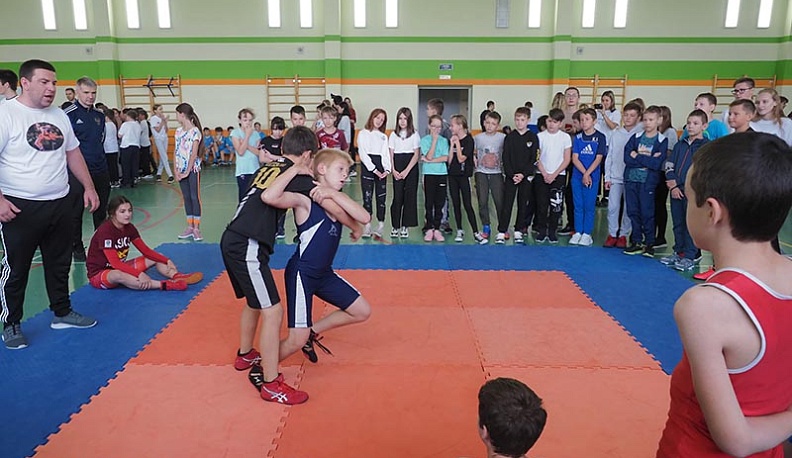 В калужской школе № 45 прошел спортивный праздник