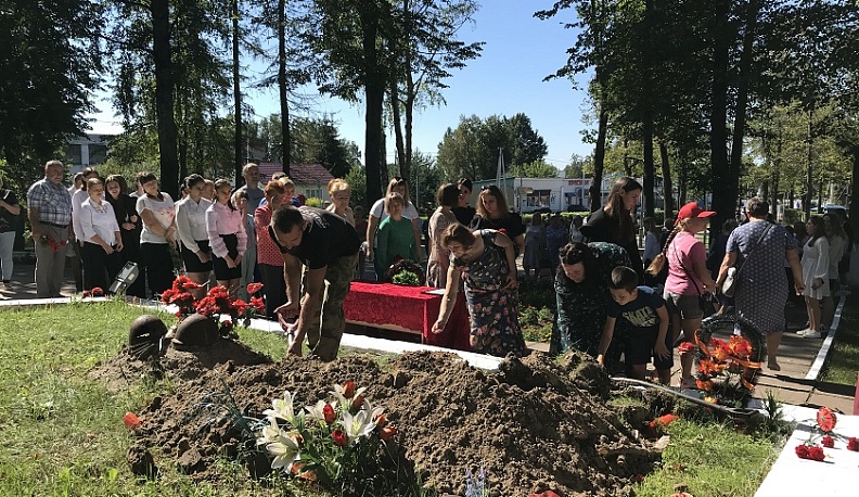 В Хвастовичском районе перезахоронили останки четырёх солдат 