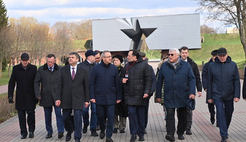 Делегация Калужской области почтила память защитников Брестской крепости