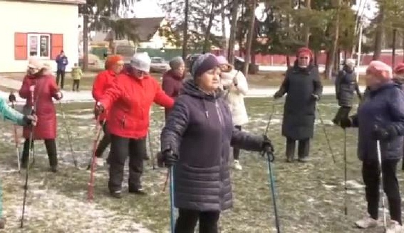 С двумя палками хожу - своей статью дорожу 