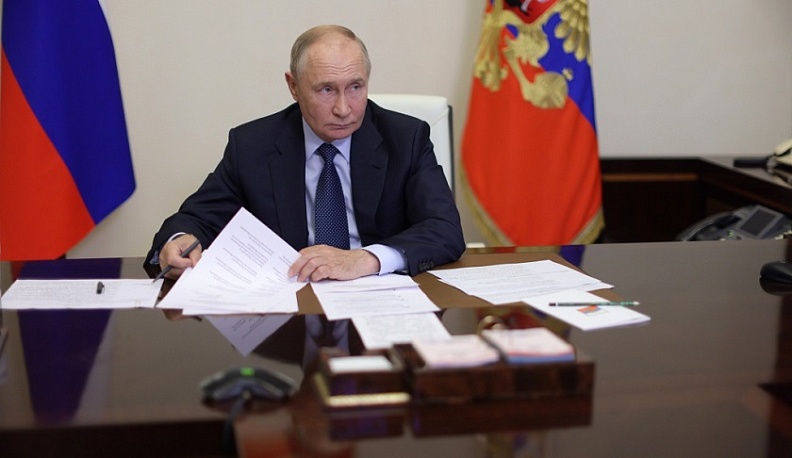 Геннадий Новосельцев поздравил президента Владимира Путина с днем рождения