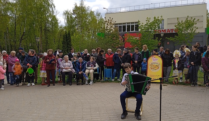 В преддверии 78-й годовщины Победы в калужском микрорайоне «Кубяка» состоялся праздничный концерт