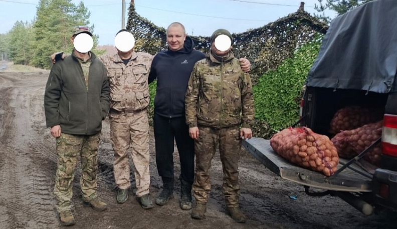 Бойцам из Хвастовичского района на передовую передали картофель