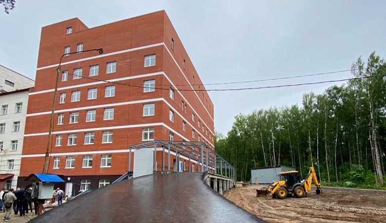 Новый корпус Детской областной больницы в Калуге завершат к осени этого года