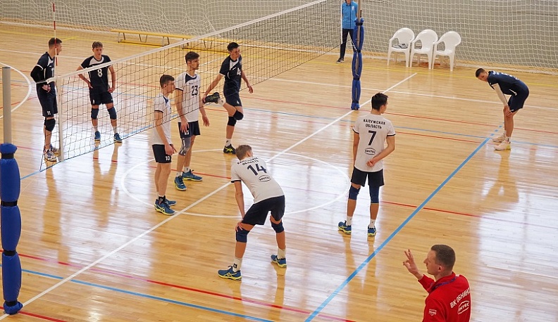 В Калуге впервые прошел семинар для тренеров по волейболу