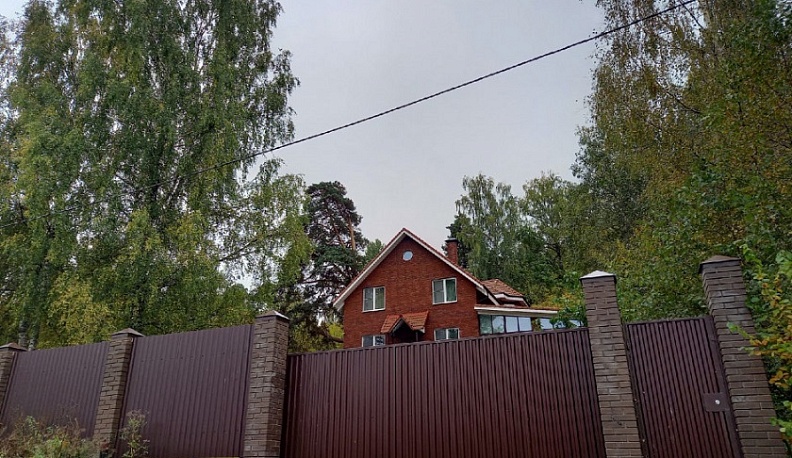 Прокуратура потребовала снести коттедж на берегу Оки в Калуге