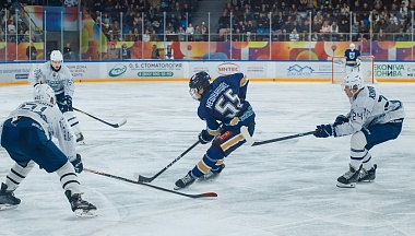 Калужские хоккеисты сыграли заключительный матч с питерским «Динамо 576»