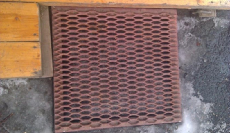 В Обнинске из подъездов украли 14 металлических решеток