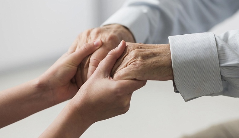 Пенсионерам из Калужской области помогают пройти диспансеризацию