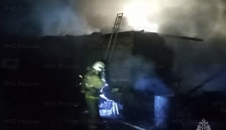 Дом сгорел дотла в Козельском районе