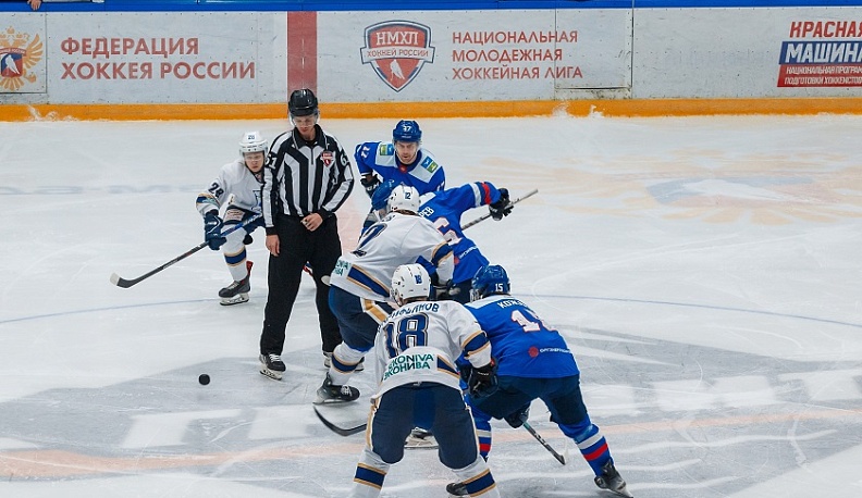 Калужские хоккеисты проиграли гостям из Чехова по буллитам 
