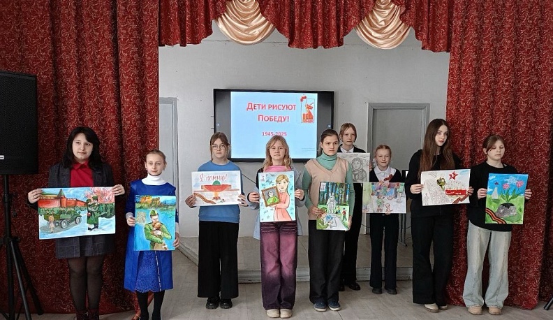 В Кирове провели конкурс рисунков, посвящённый 80-летию Победы