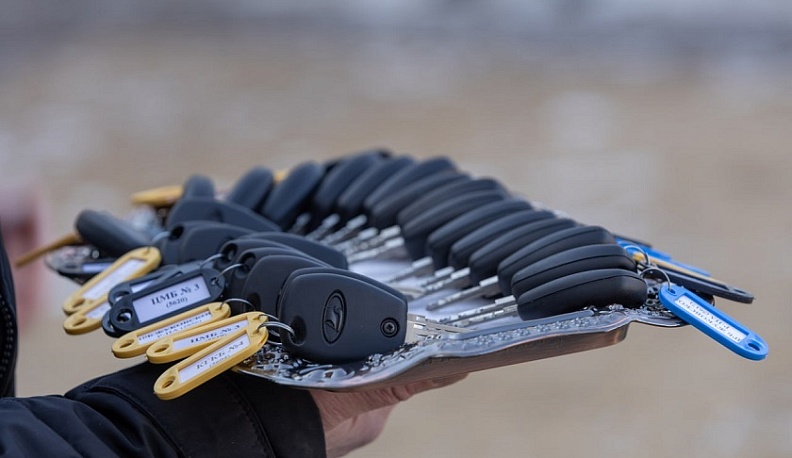 Медикам Калужской области передали 25 новых автомобилей