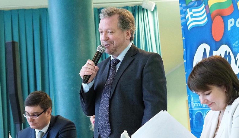 Десант племянников мировых звезд прибудет на фестиваль "Мир гитары"