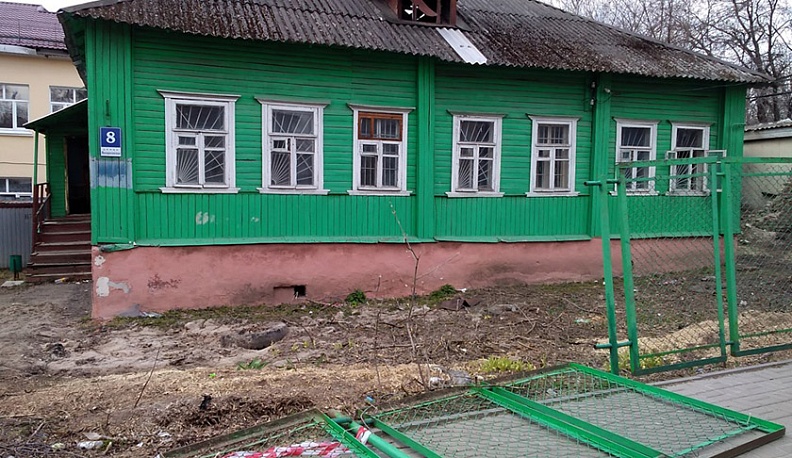 В Калуге выгорел деревянный дом на Воскресенской