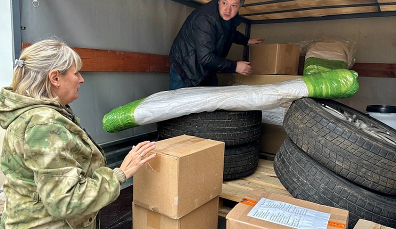 «Калугафармация» передала на СВО машину с лекарствами