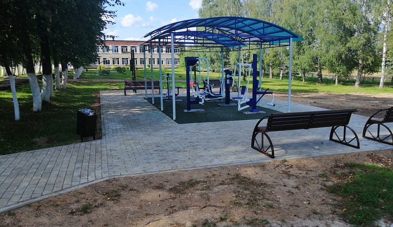 В Людково появились уличные тренажеры