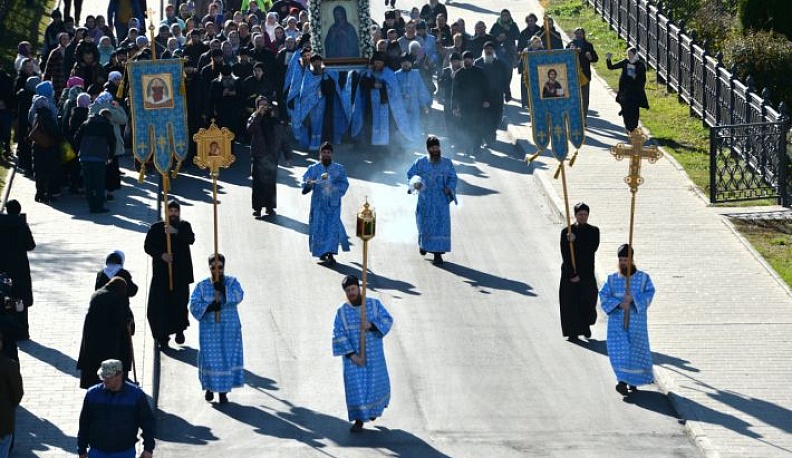 Чудотворную икону Богородицы крестным ходом пронесут из Козельска в Оптину пустынь