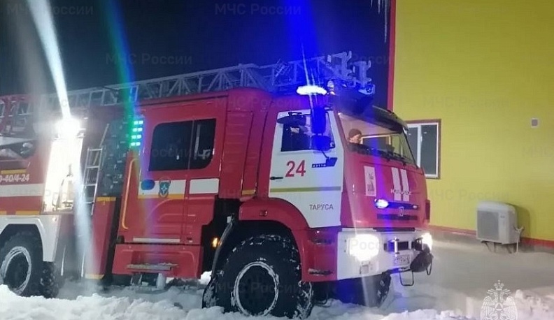 В Тарусе сгорел цех по изготовлению свечей