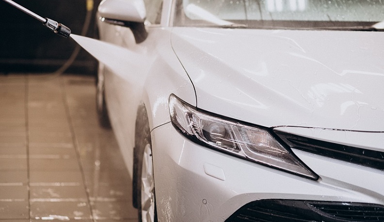 Калужанин угнал чужой автомобиль из автомойки и попал на нём в аварию