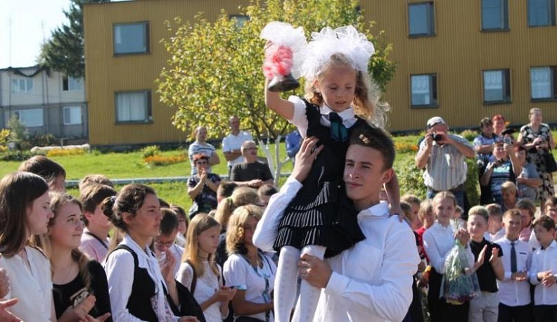 В Тарусском районе за парты сели более полутора тысяч учащихся