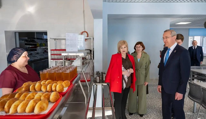 Владислав Шапша посетил школу №3 в Обнинске