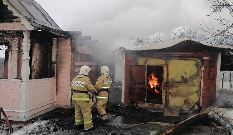 С ОГНЁМ НЕ ШУТИМ