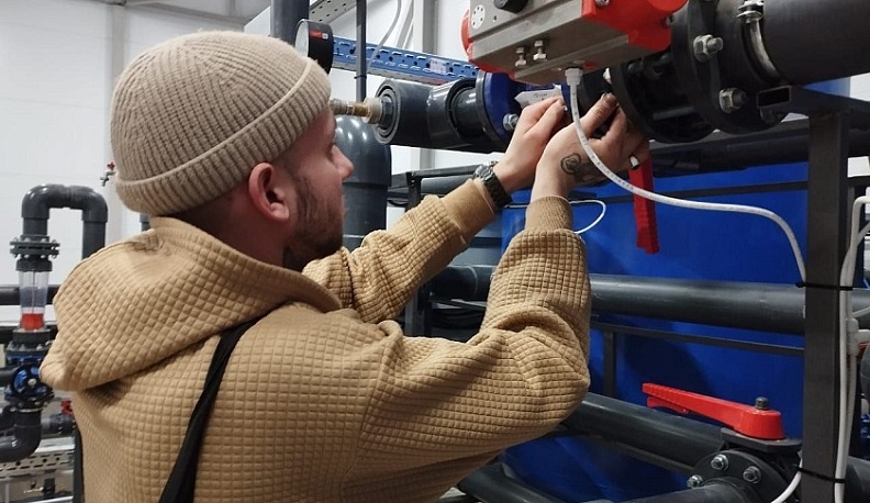 Владислав Шапша поздравил работников ЖКХ с профессиональным праздником