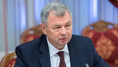 С Новым годом и Рождеством Христовым калужан поздравил Анатолий Артамонов