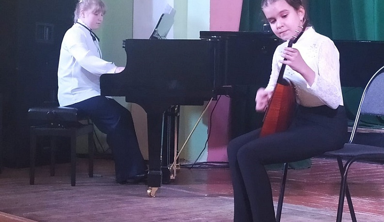 «Весëлый народник» собрал юных домристов и балалаечников Калуги