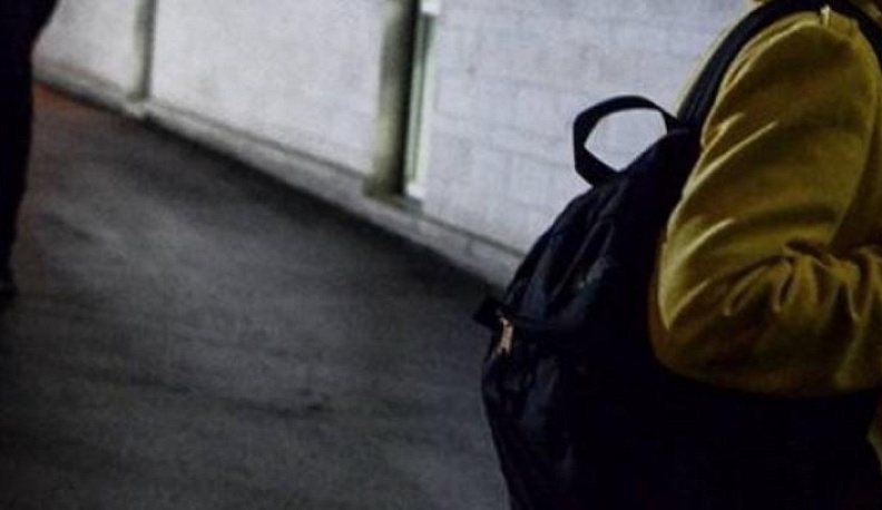 В центре Калуги на мужчину напали разбойники с пистолетом  