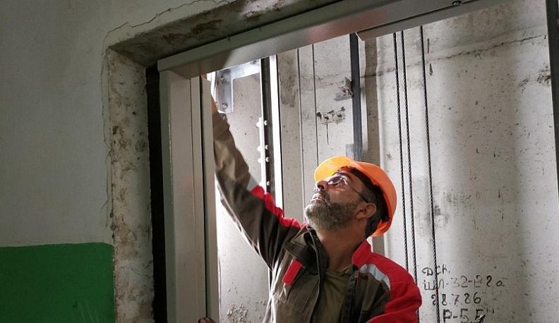 В 18 многоэтажках Калуги обновят лифты в будущем году