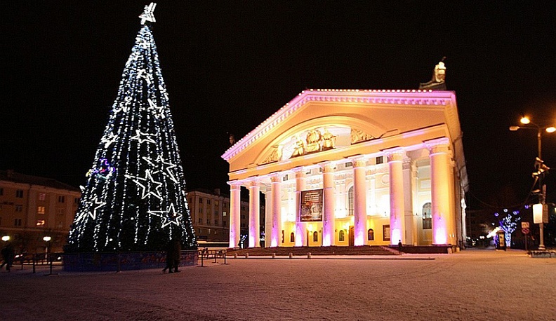 В Калуге рассказали, когда зажгутся новогодние елочки