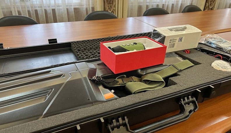 Городской голова Калуги передал бойцам СВО высокотехнологичное оборудование