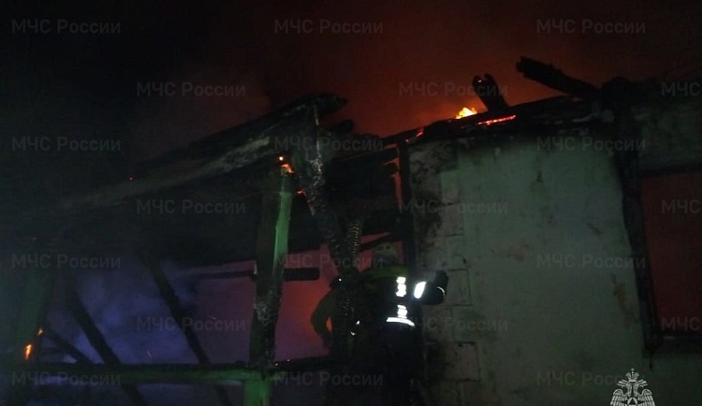Дом сгорел дотла в Калужской области