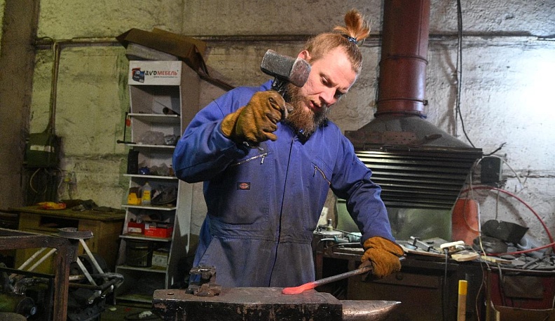 Стальной мак