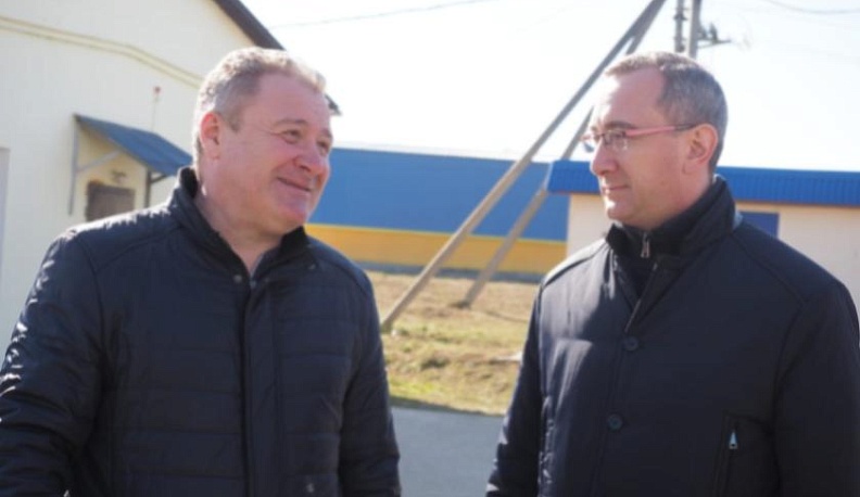 Владислав Шапша посетил один из крупнейших в регионе свиноводческих комплексов