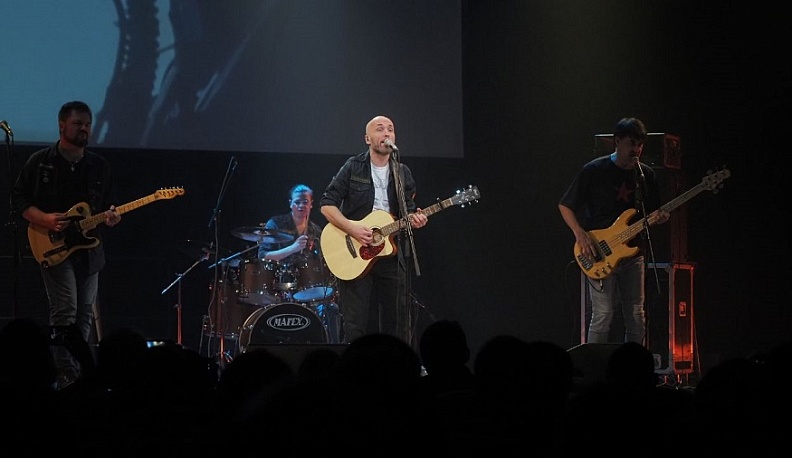 На фестивале «УграФест» выступила популярная рок-группа «Зверобой»