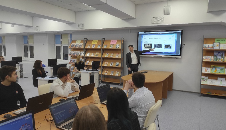 Калужским школьникам рассказали, в чем польза компьютерных игр