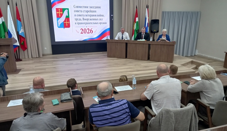 В Дзержинском округе ветераны помогают органам власти решать проблемы поселений