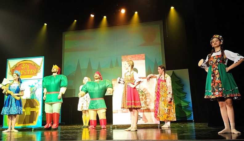 В Калуге представили премьеру детского спектакля «Вовка и Алёнка в тридевятом царстве»
