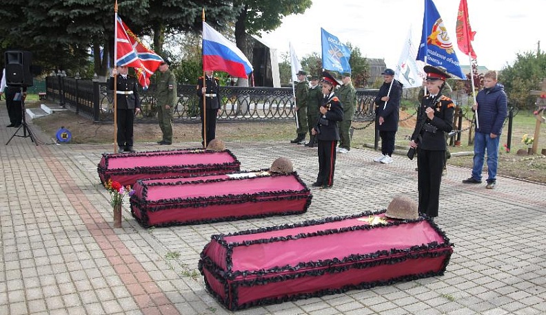 Имён не зная, подвиг чтим