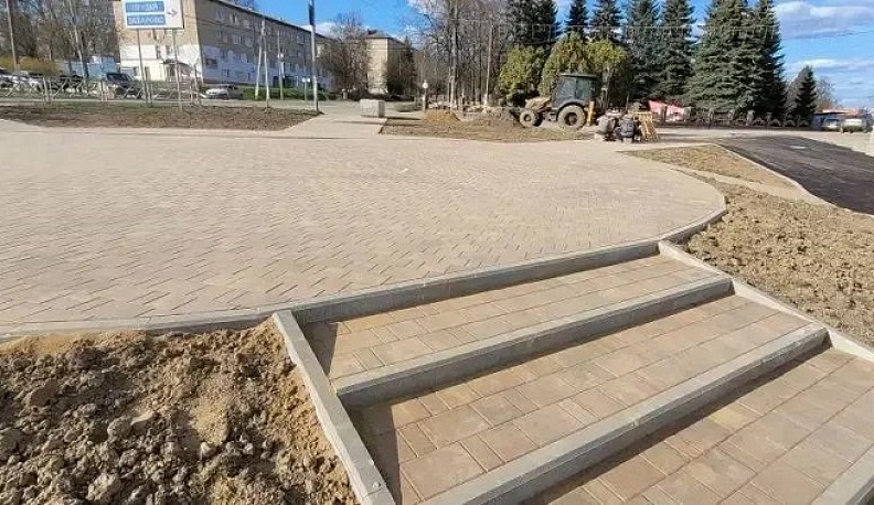 В Детчине преображается центр села благодаря проекту «ФГКС»