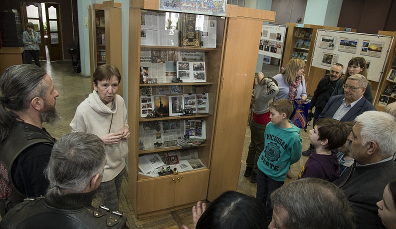 Калужская библиотека представила выставку «Волки» «Русской мечты»