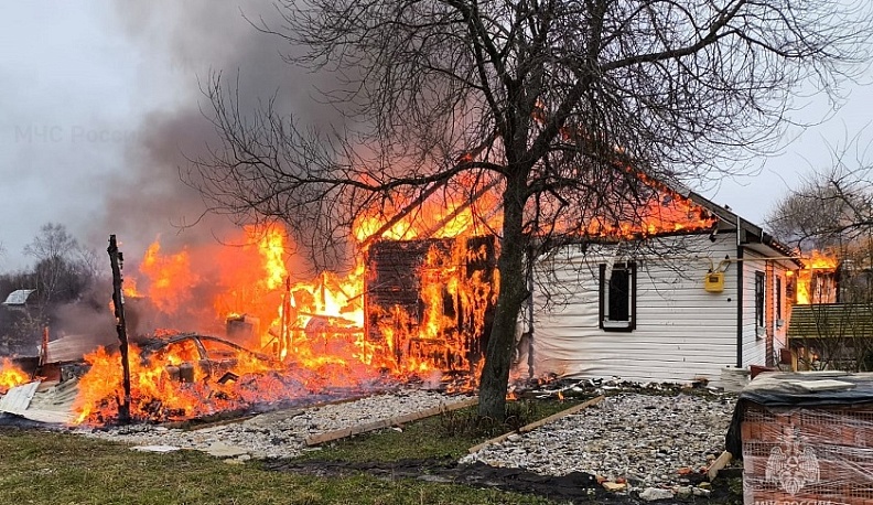 Жилой дом сгорел в одной из калужских деревень
