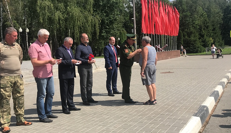 В Обнинске вручили награды ветеранам ВДВ