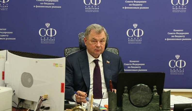 Сенатор Анатолий Артамонов поздравил сотрудников и ветеранов Следственного комитета